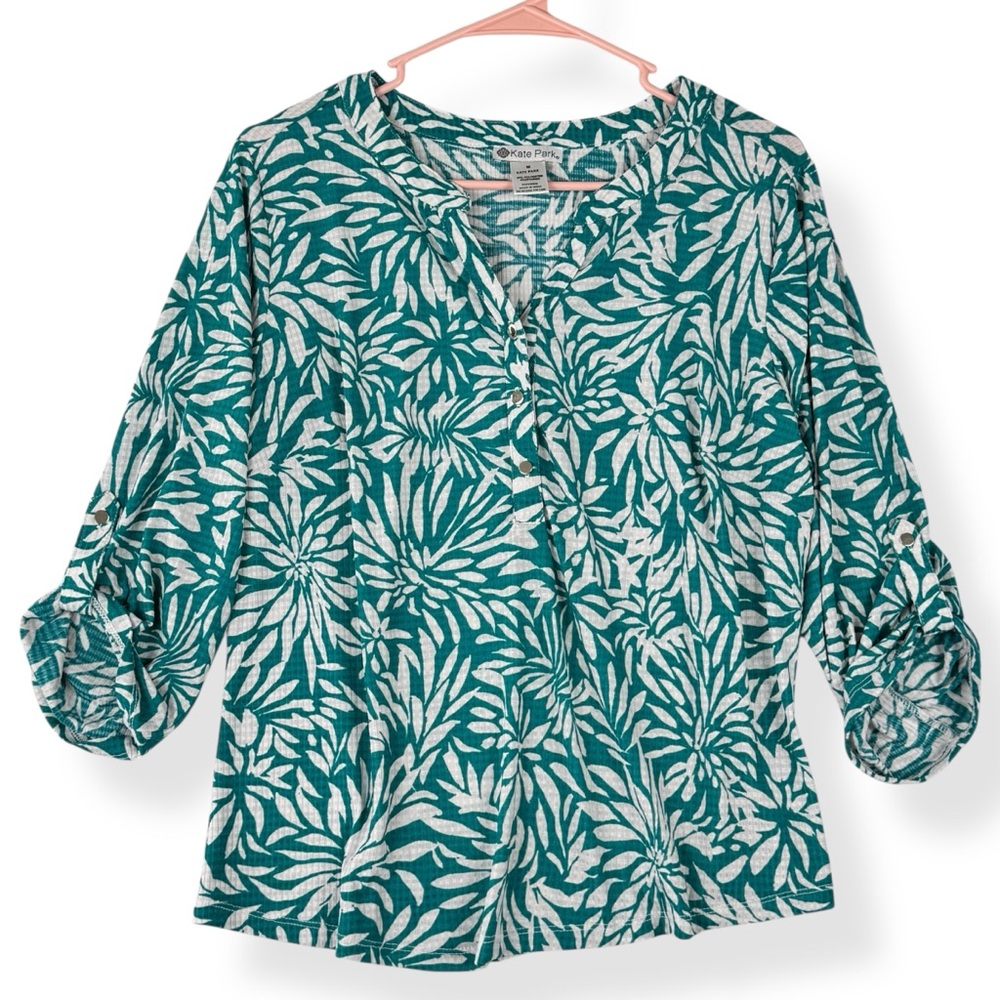 Kate Park Top Womens‎ M Medium 3/4 Sleeve Roll Tab Teal White Floral Stretch